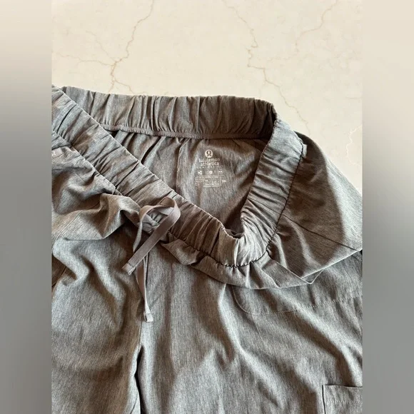 Women’s Lululemon Jogger Pants in Grey - Size 2XL - Picture 3 of 7